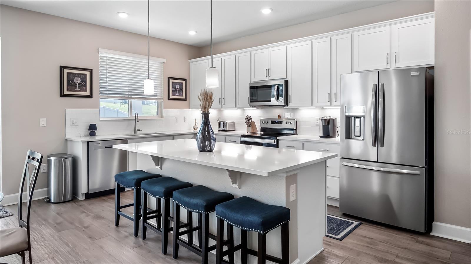 Listing photo 2 for 793 Rioja Dr
