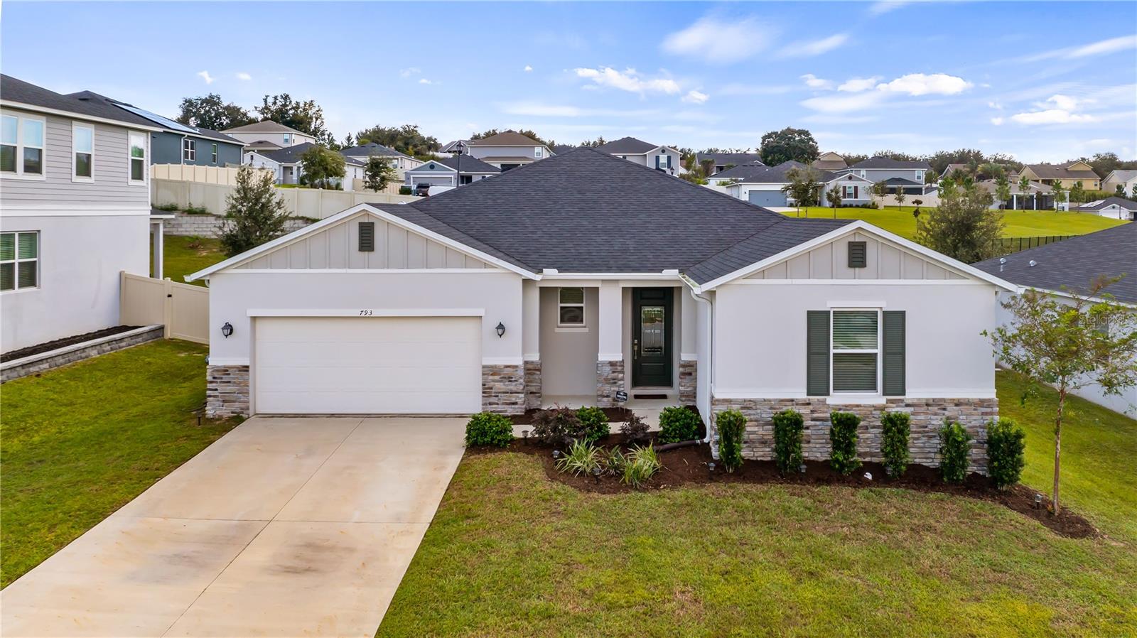 Listing photo 1 for 793 Rioja Dr