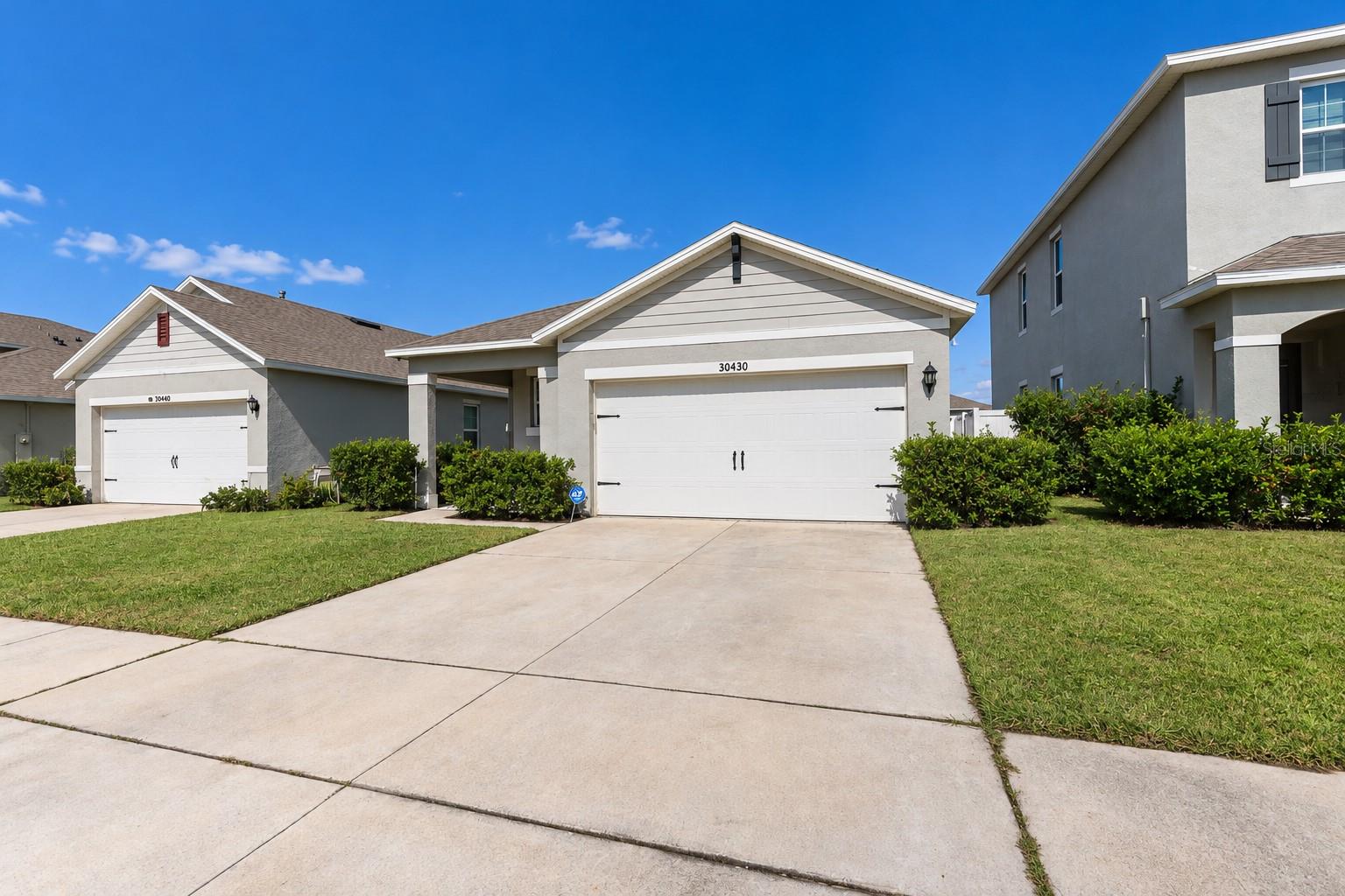 Listing photo 1 for 30430 Pintail Dr