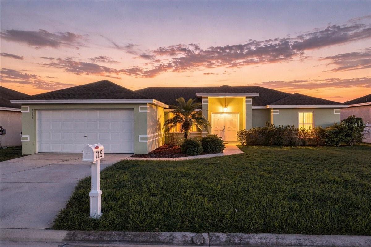Listing photo 1 for 7123 Summit Dr