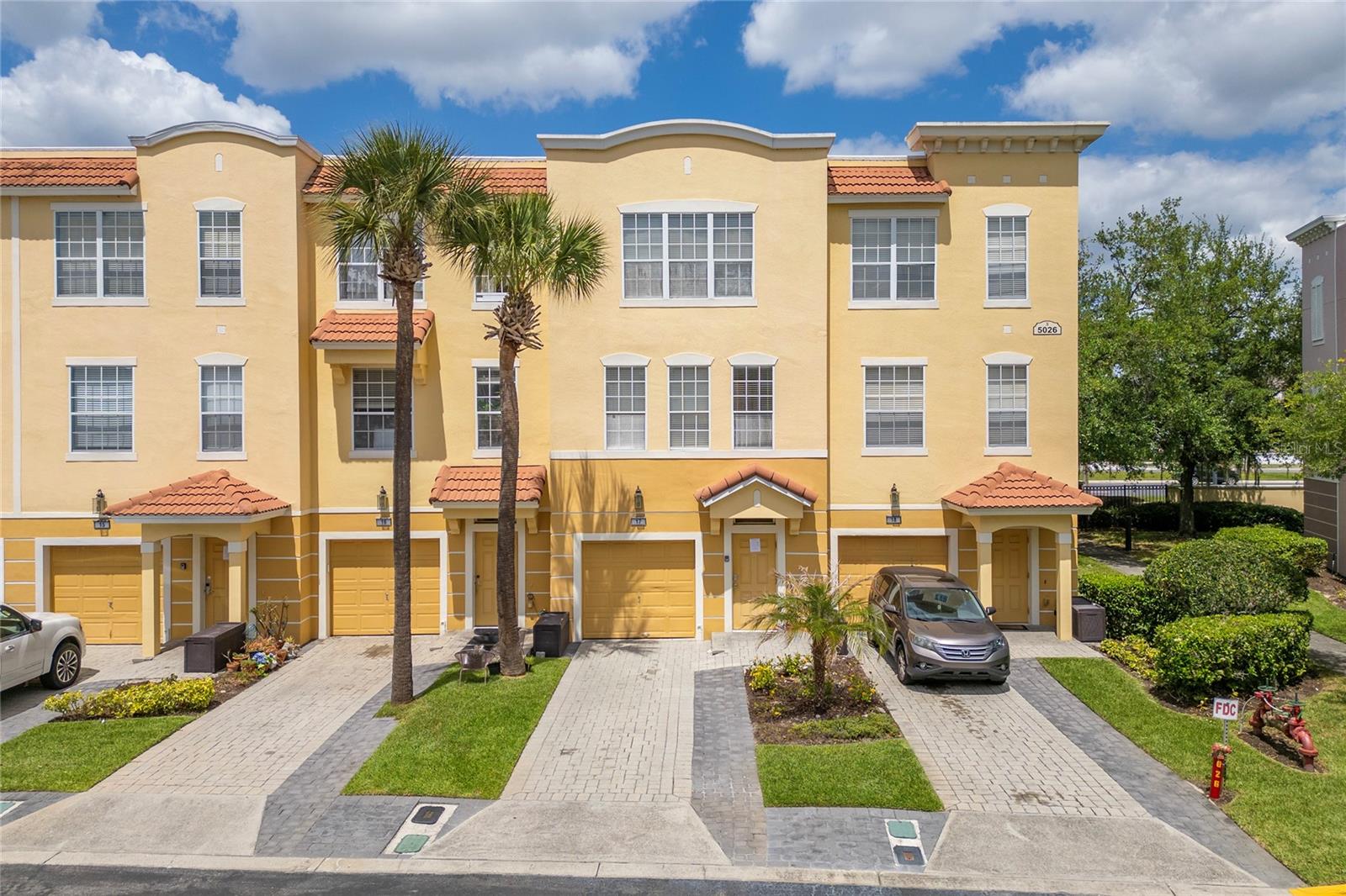 Listing photo 1 for 5026 Tideview Cir #17