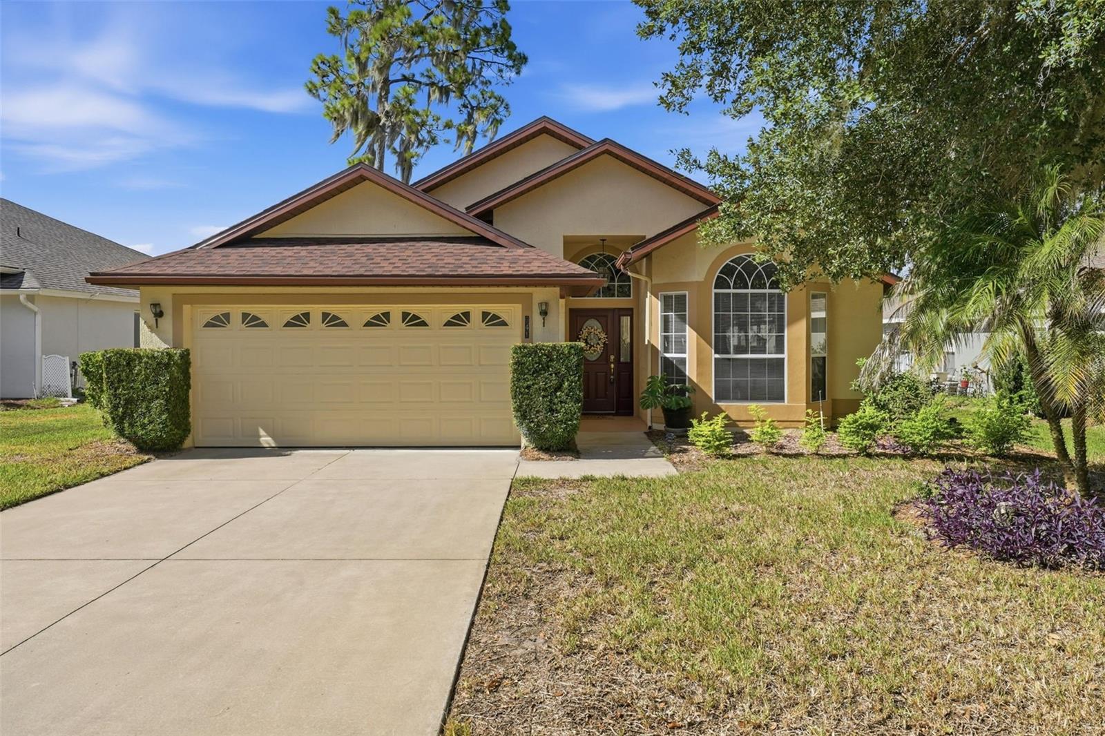 Listing photo 1 for 941 Vindale Rd