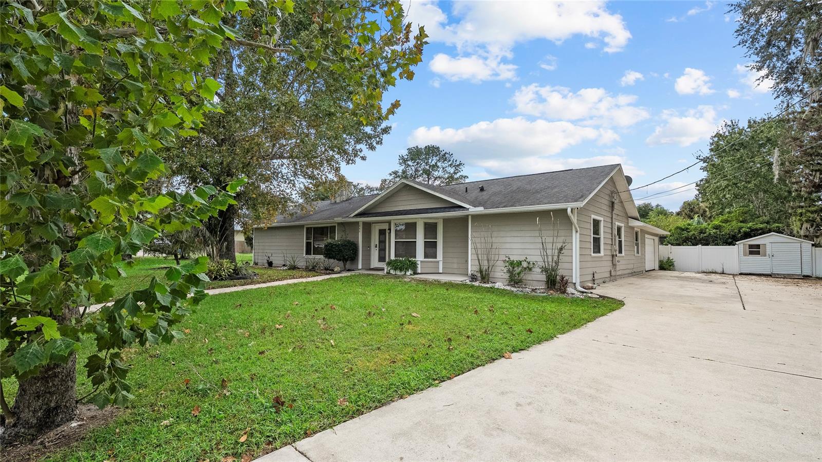 Listing photo 2 for 665 Citrus Ave