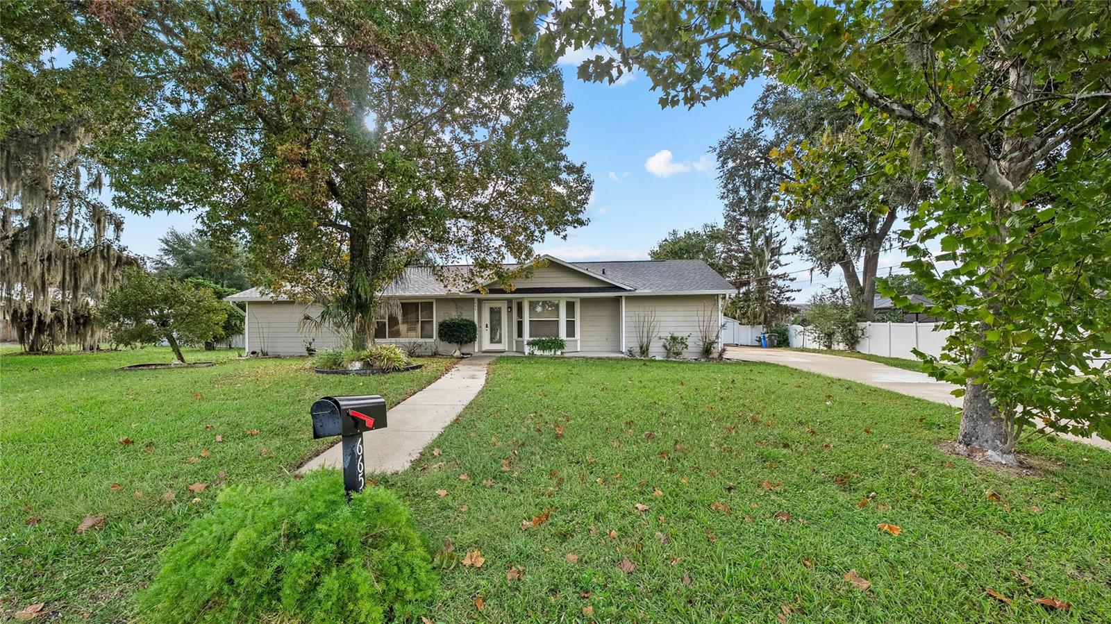 Listing photo 1 for 665 Citrus Ave
