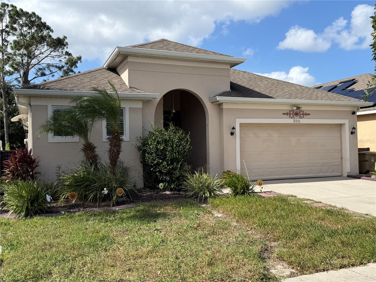 Listing photo 1 for 866 Marisa Ln
