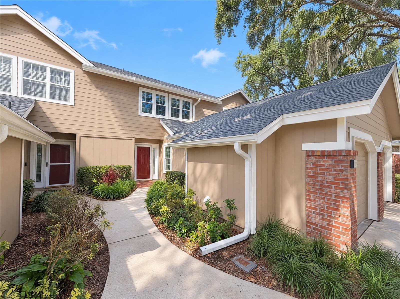 Listing photo 1 for 638 Maple Oak Cir #112
