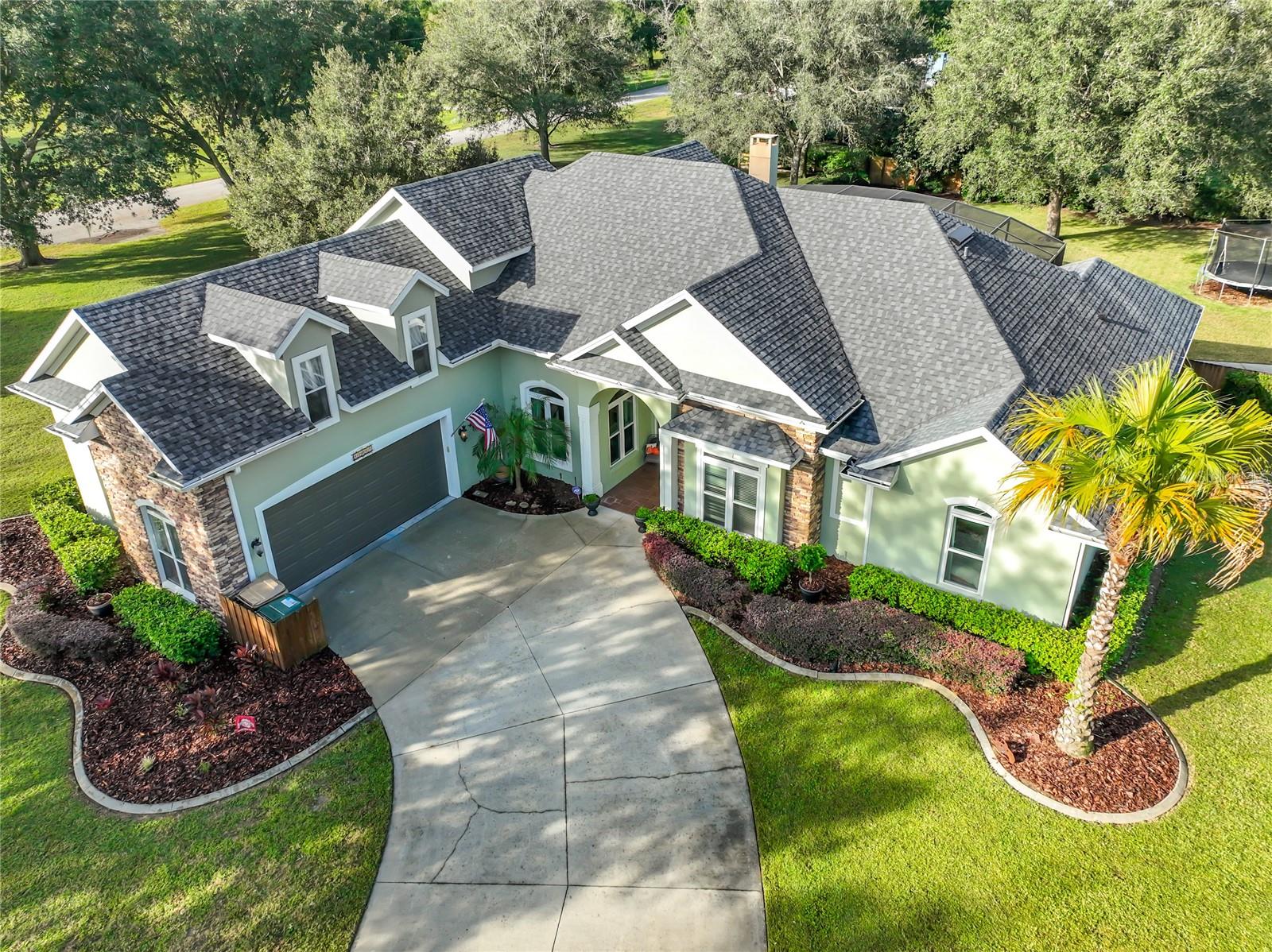 Listing photo 1 for 37011 Lake Yale Pl