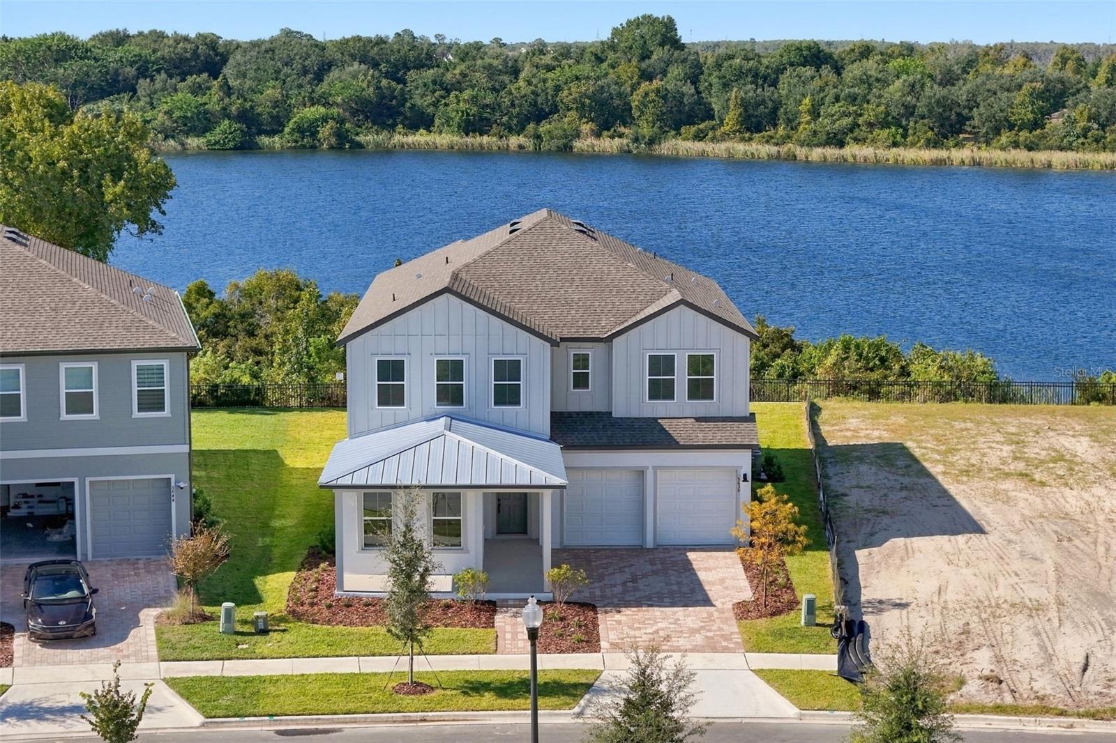 Listing photo 1 for 5638 Nectarine Dr