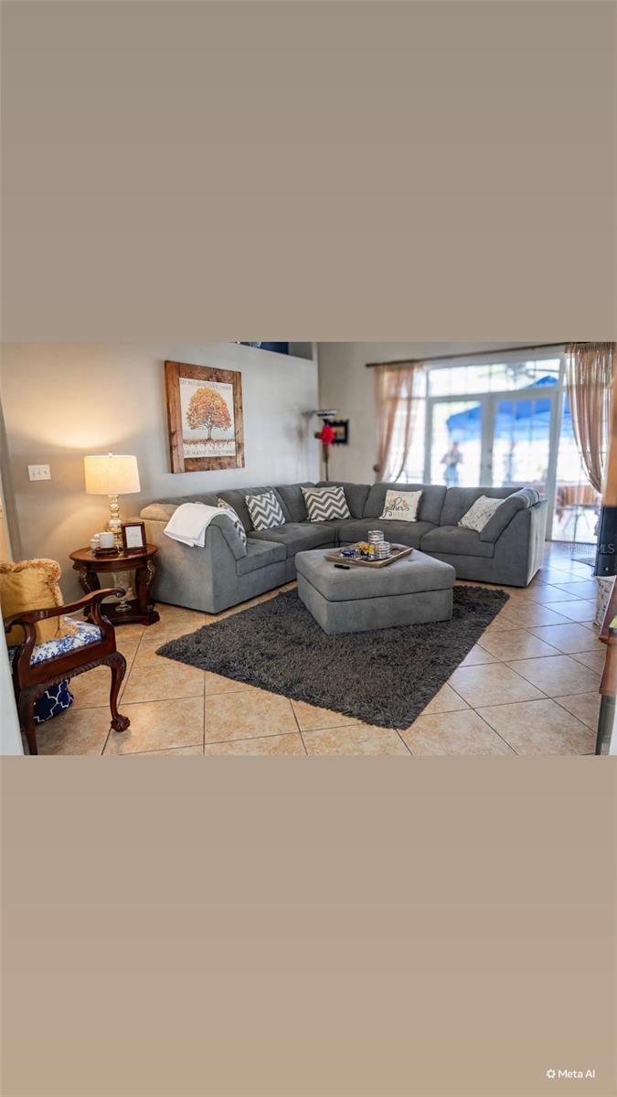 Listing photo 3 for 2863 Middleton Cir