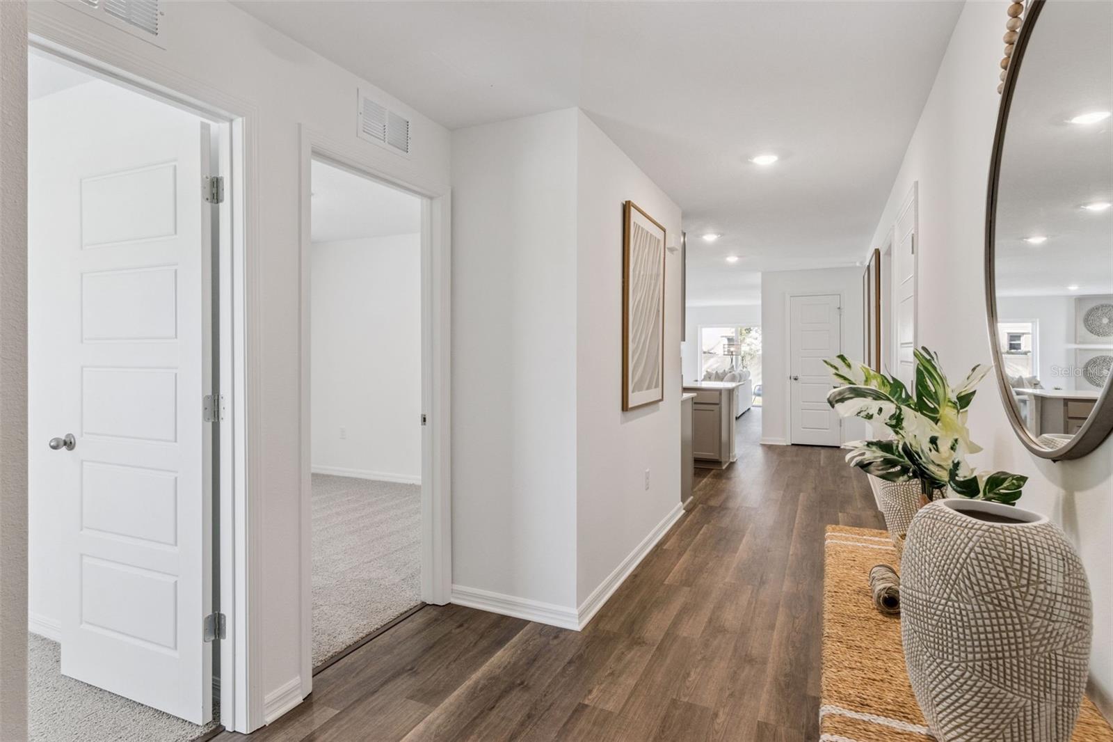 Listing photo 3 for 756 Greenway Blvd