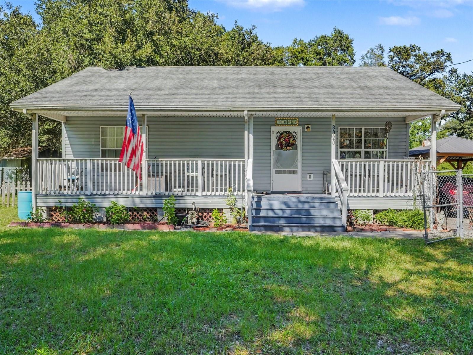 Listing photo 1 for 3020 Strawberry Ln