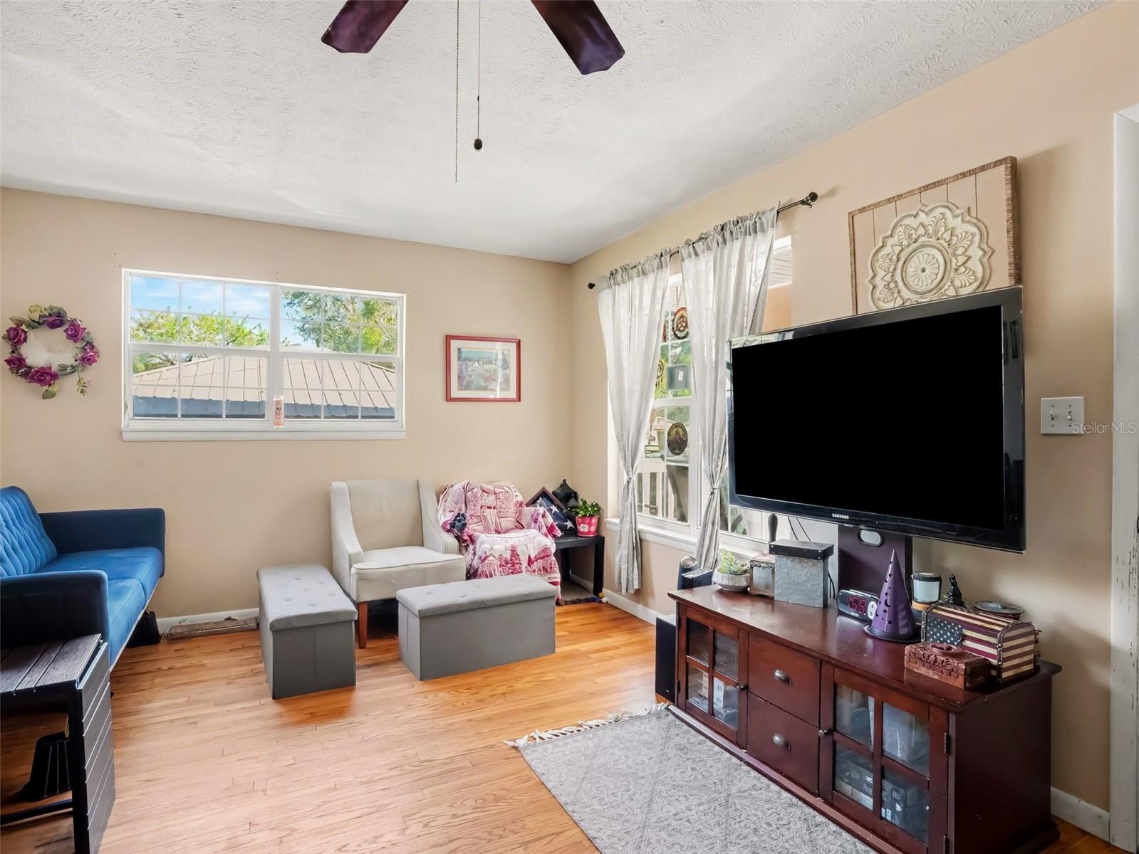 Listing photo 2 for 3020 Strawberry Ln