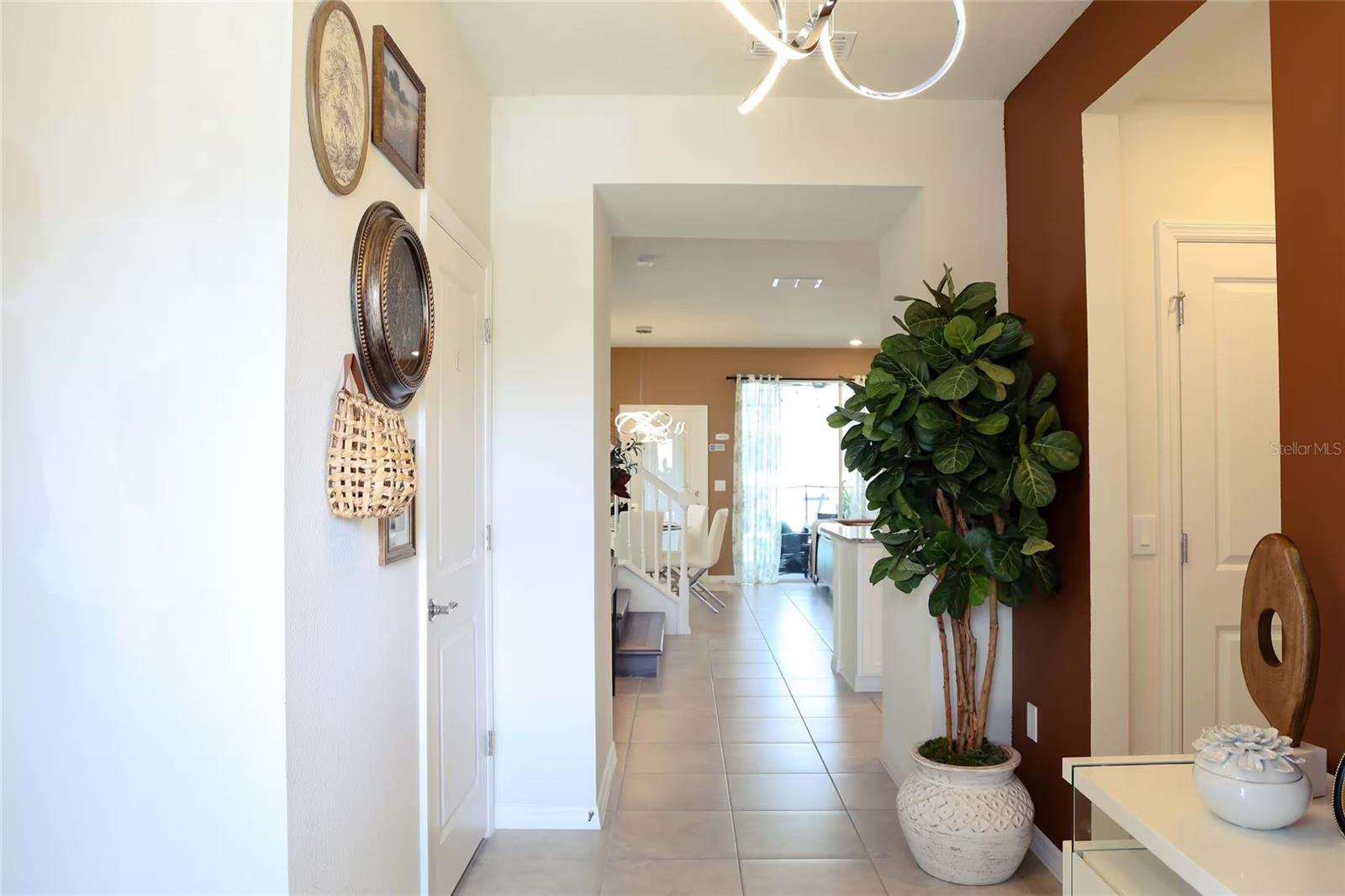 Listing photo 3 for 4154 Lana Ave