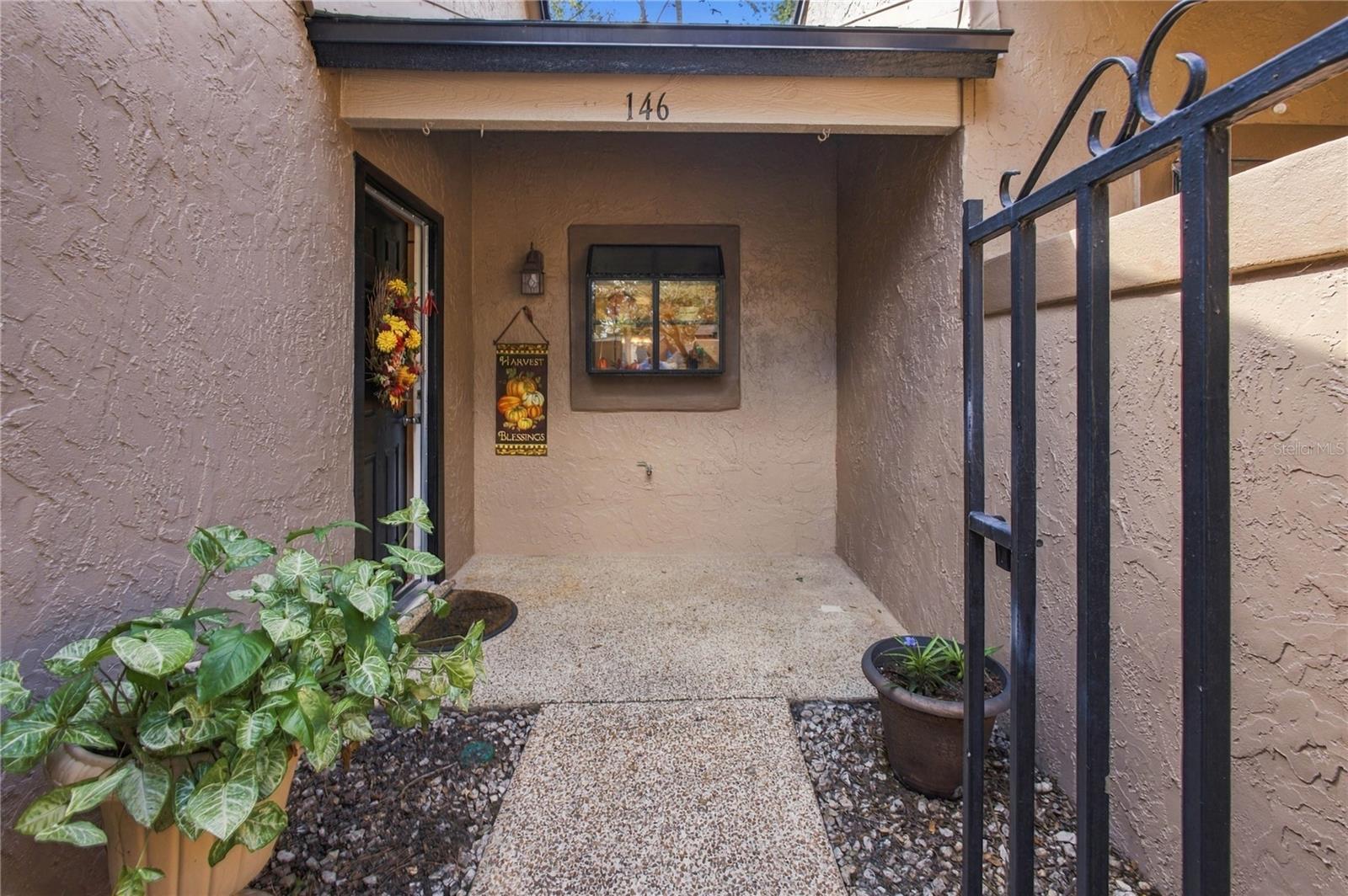 Listing photo 2 for 940 Douglas Ave #146