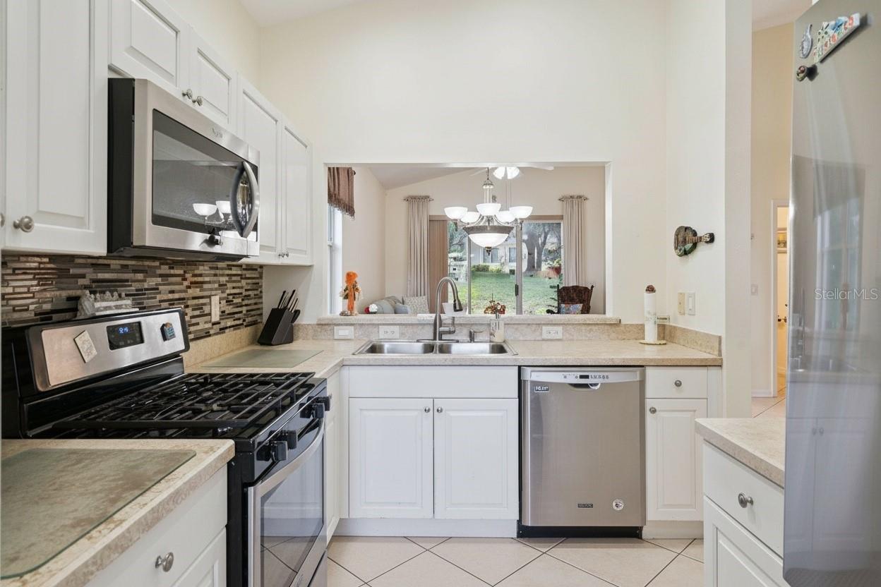 Listing photo 3 for 3019 Pinnacle Ct
