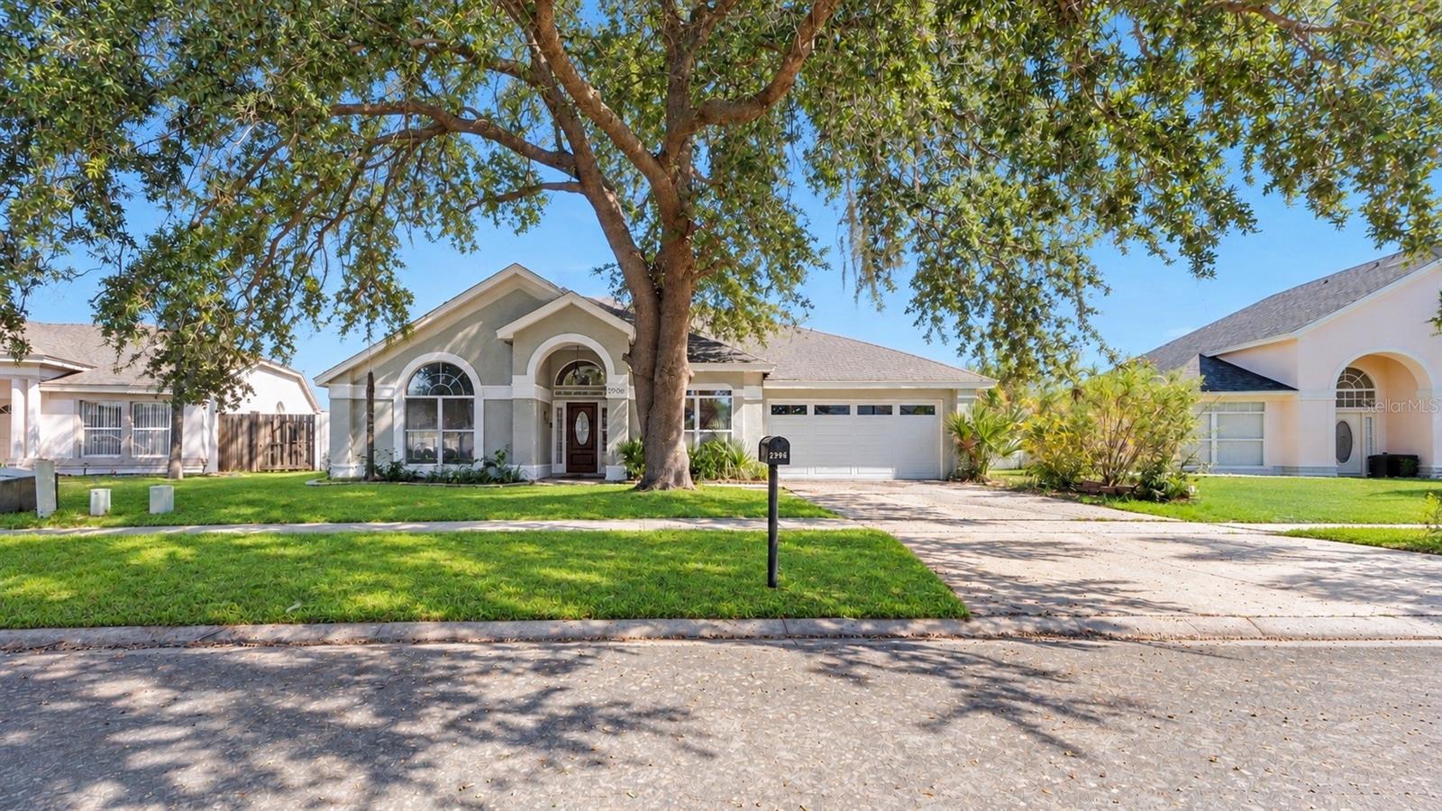 Listing photo 1 for 2906 Pembridge St