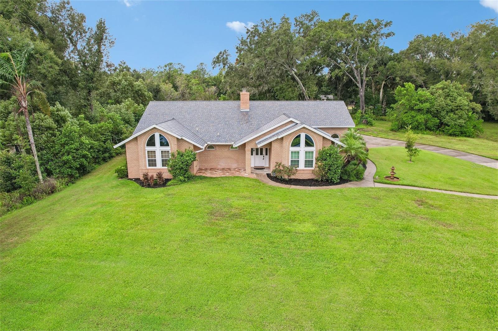 Listing photo 1 for 7273 Chesterhill Cir
