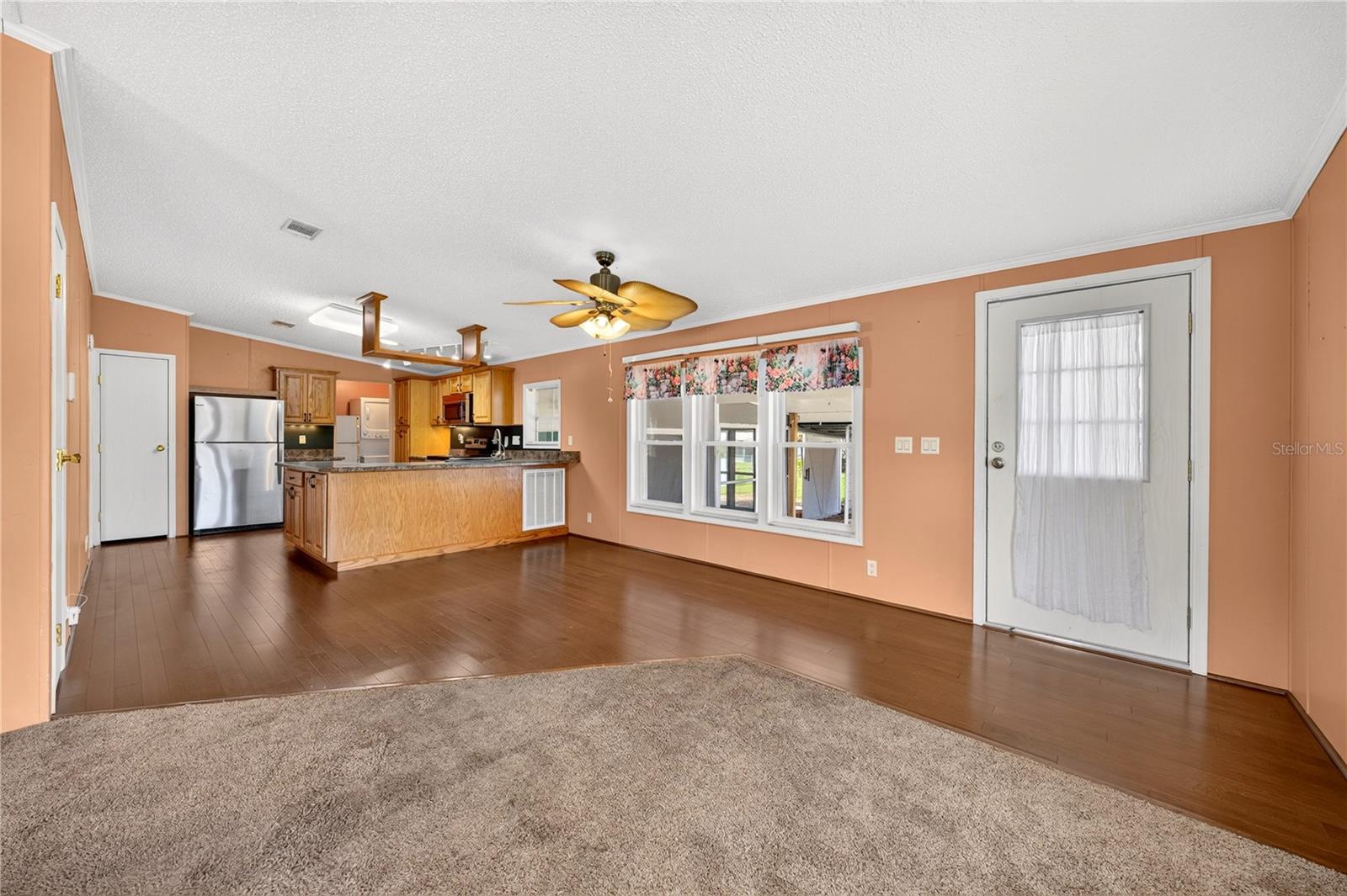 Listing photo 2 for 2722 Vindale Rd