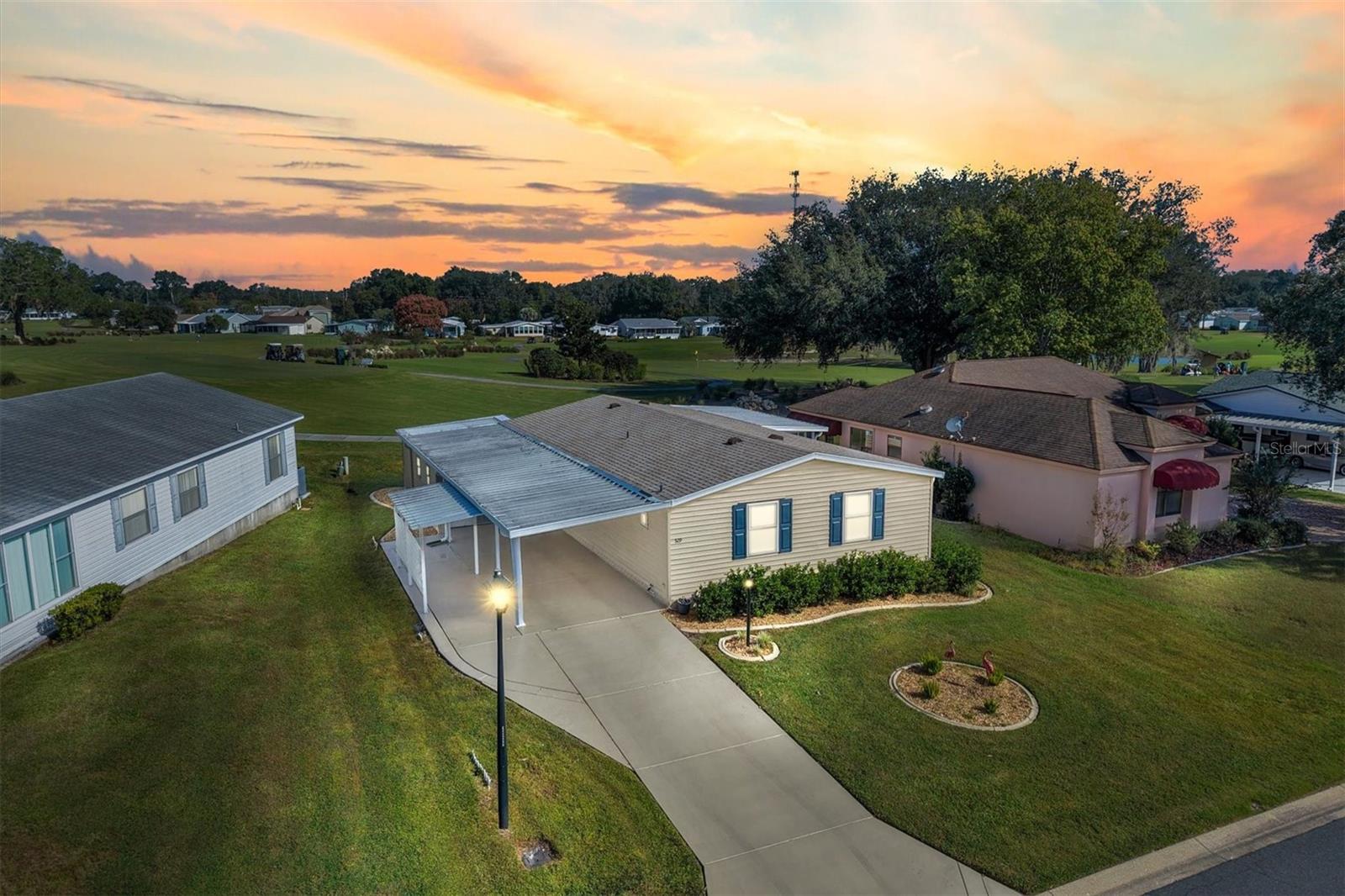 Listing photo 1 for 529 Bonita Dr