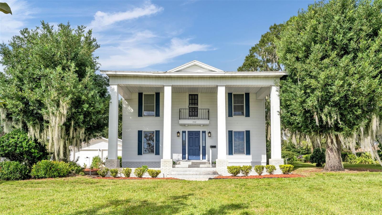 Listing photo 2 for 1542 Lake Ariana Blvd