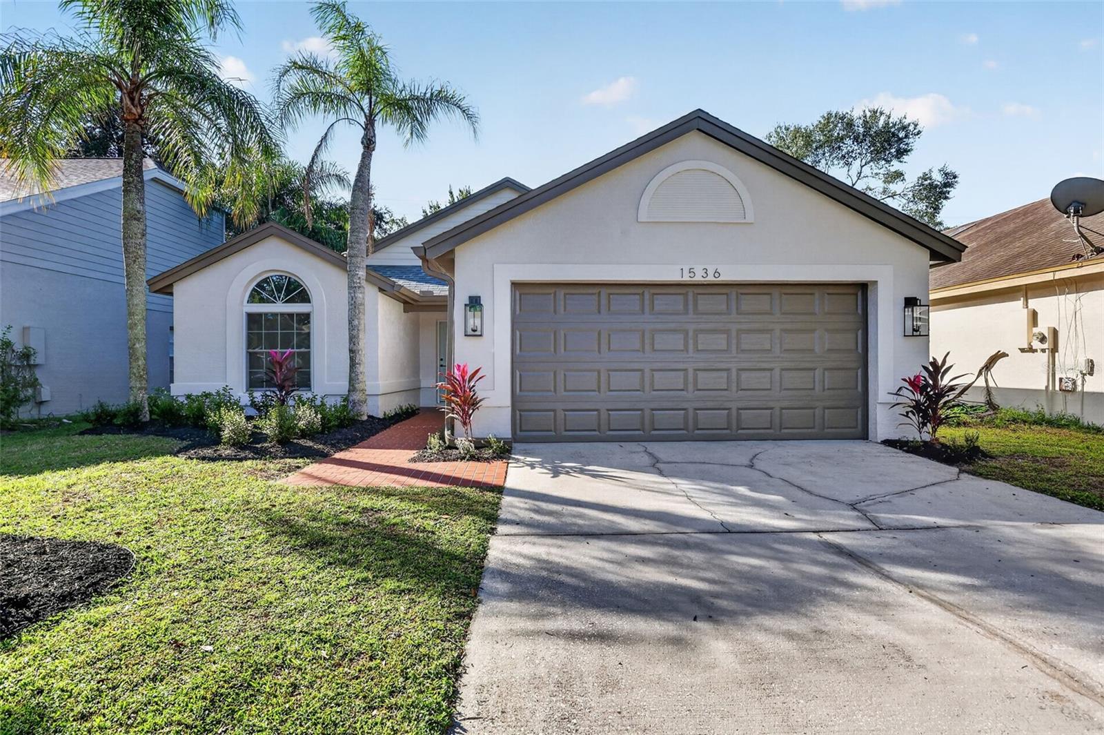 Listing photo 1 for 1536 Crosswind Cir