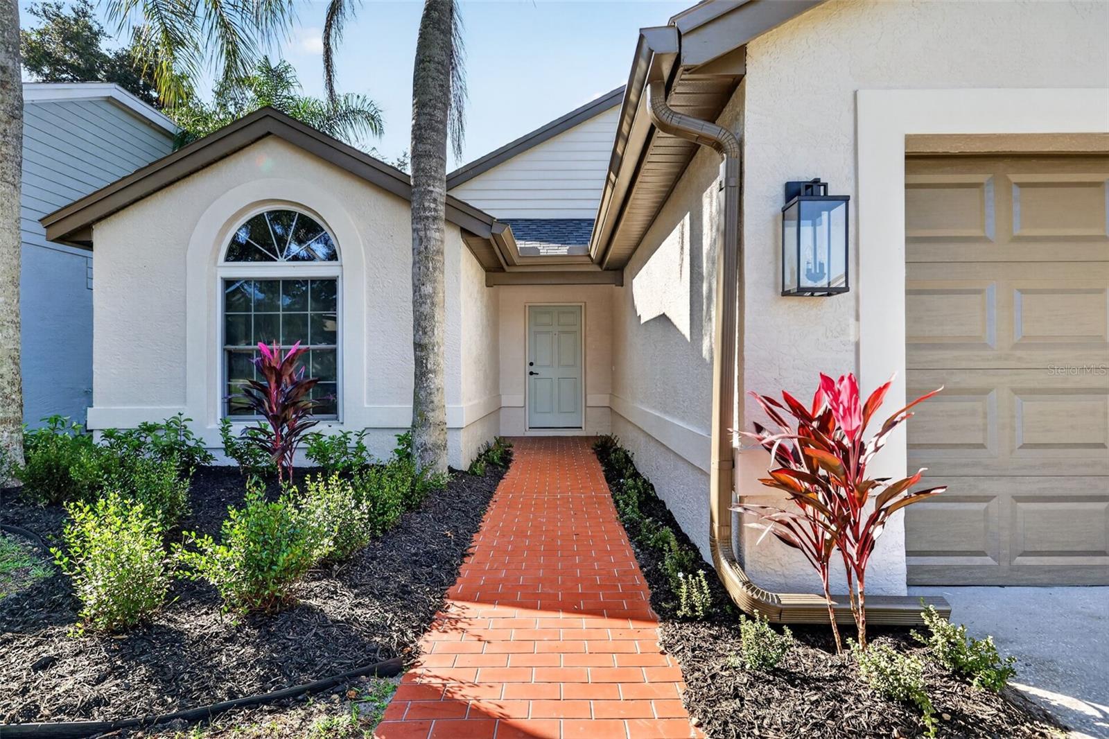 Listing photo 2 for 1536 Crosswind Cir