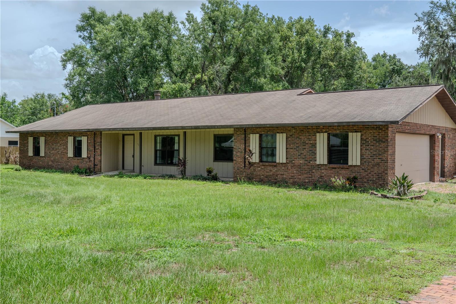 Listing photo 1 for 17836 Palm St