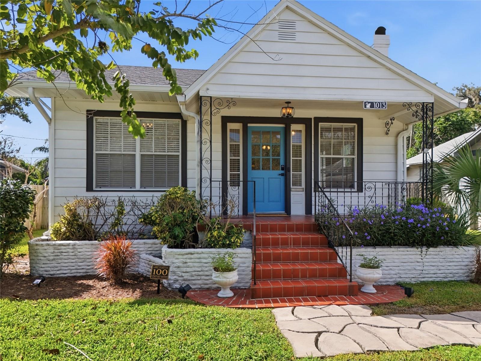 Listing photo 1 for 1013 South Blvd