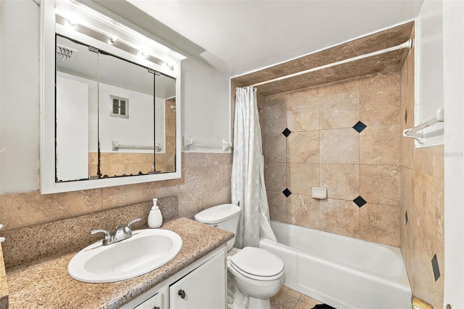 Listing photo 3 for 525 Conway Rd #46