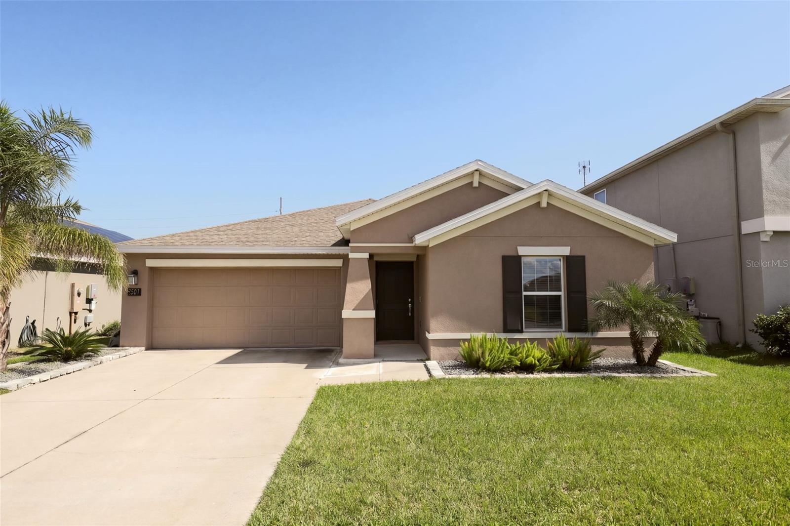 Listing photo 1 for 381 Pineywoods St