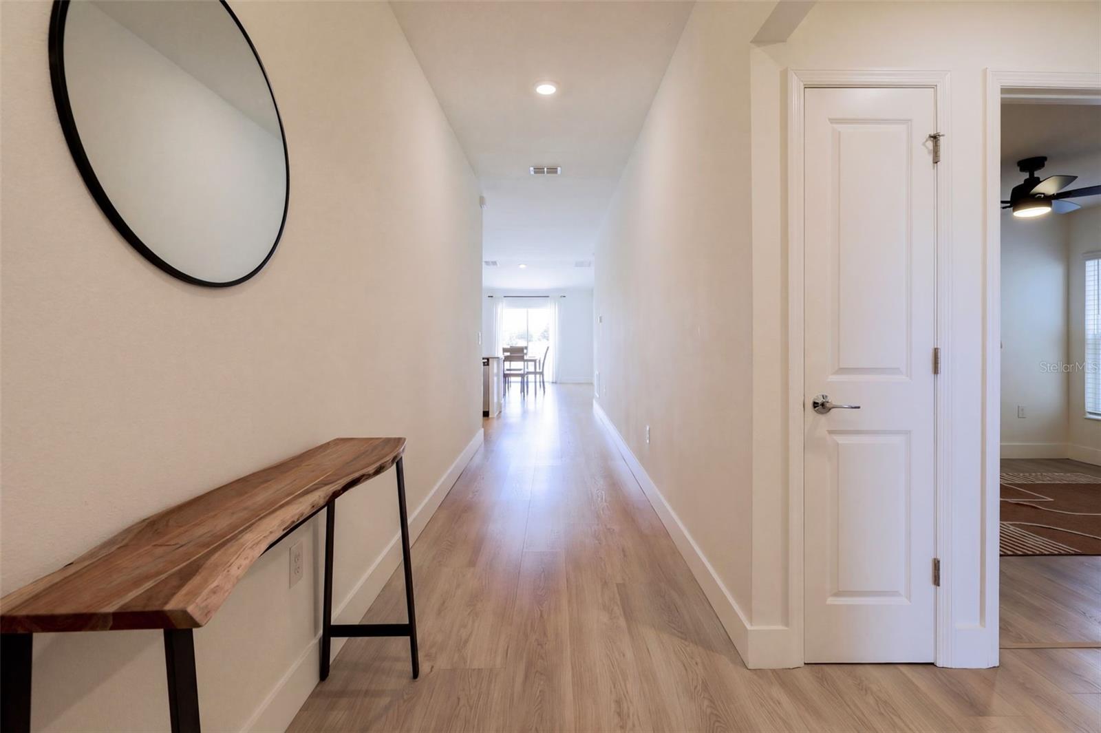 Listing photo 3 for 381 Pineywoods St