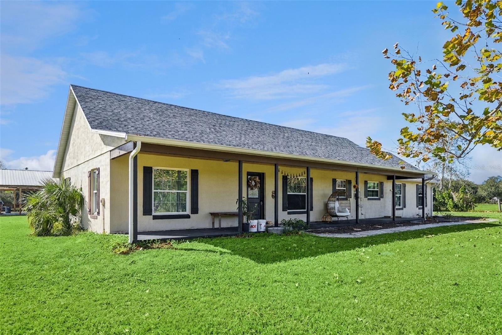 Listing photo 2 for 2760 E Osceola Rd