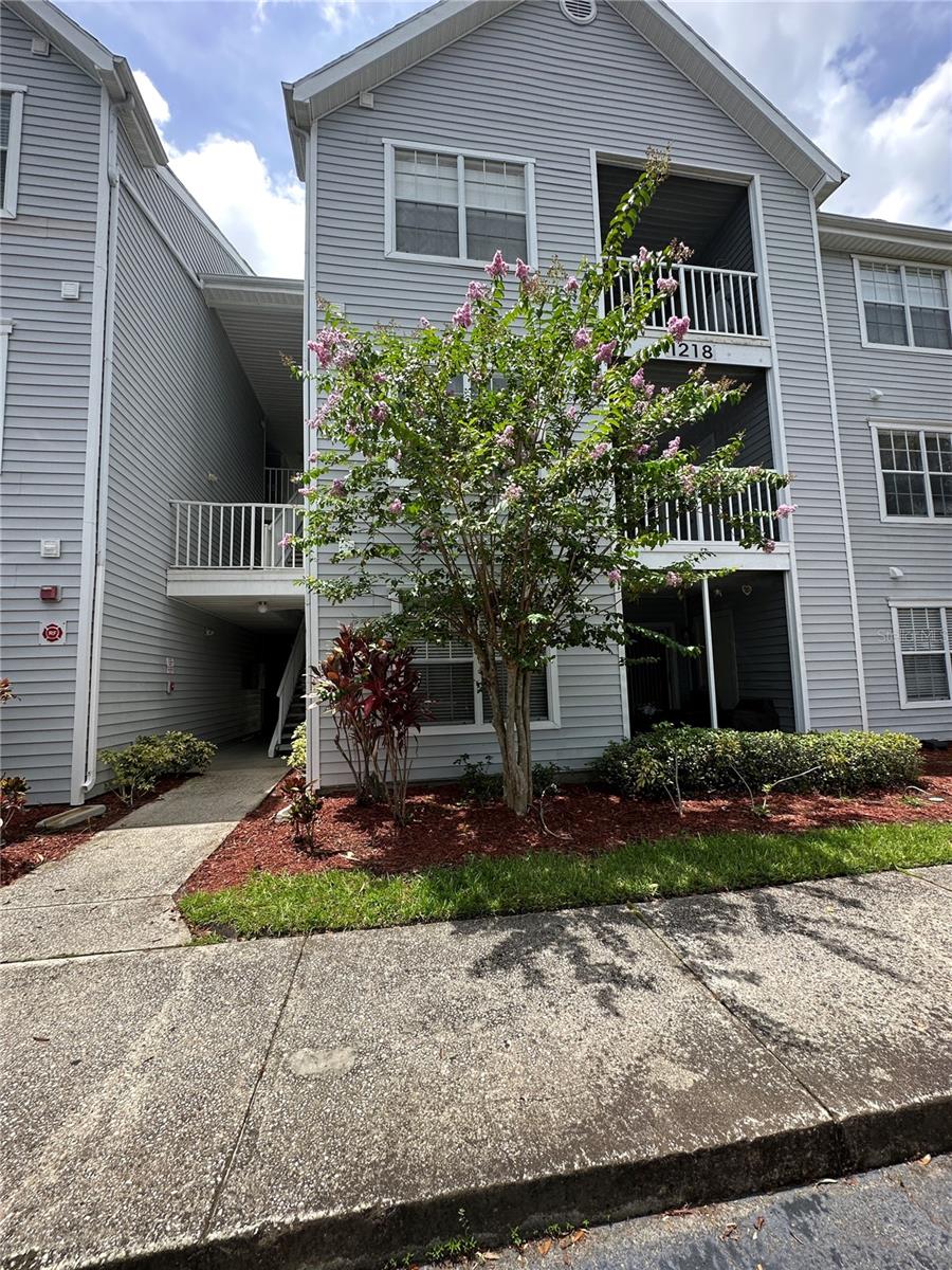 Listing photo 2 for 1218 Bermuda Lakes Ln #203