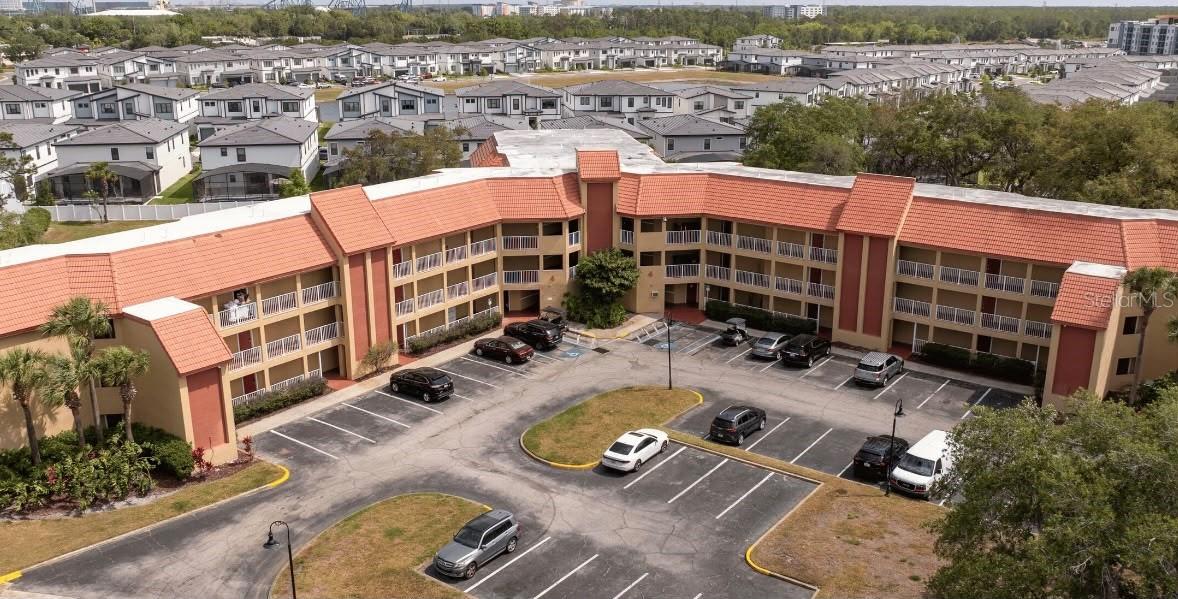 Listing photo 1 for 6403 Parc Corniche Dr #4308