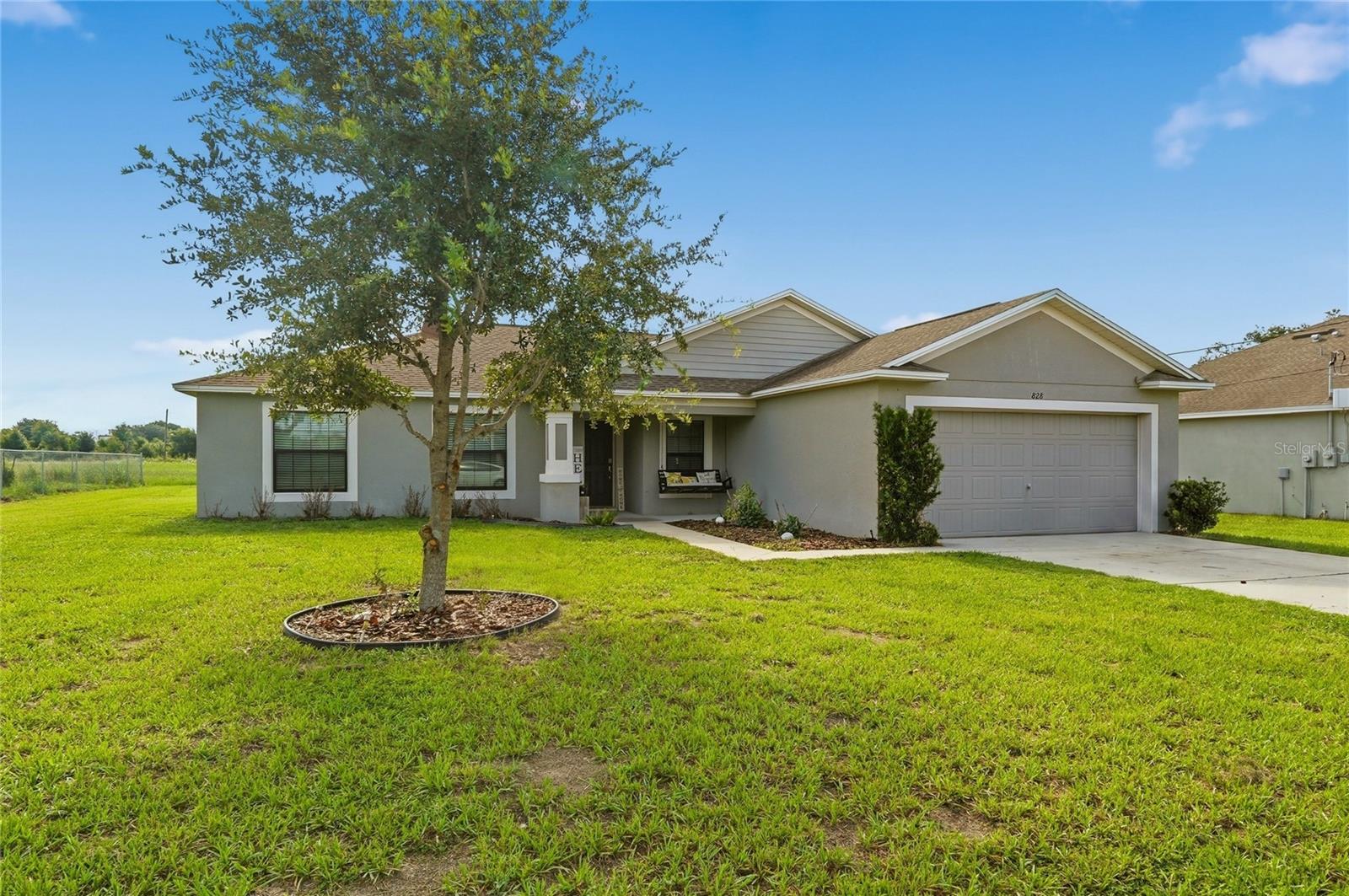 Listing photo 2 for 828 Ulmer Rd