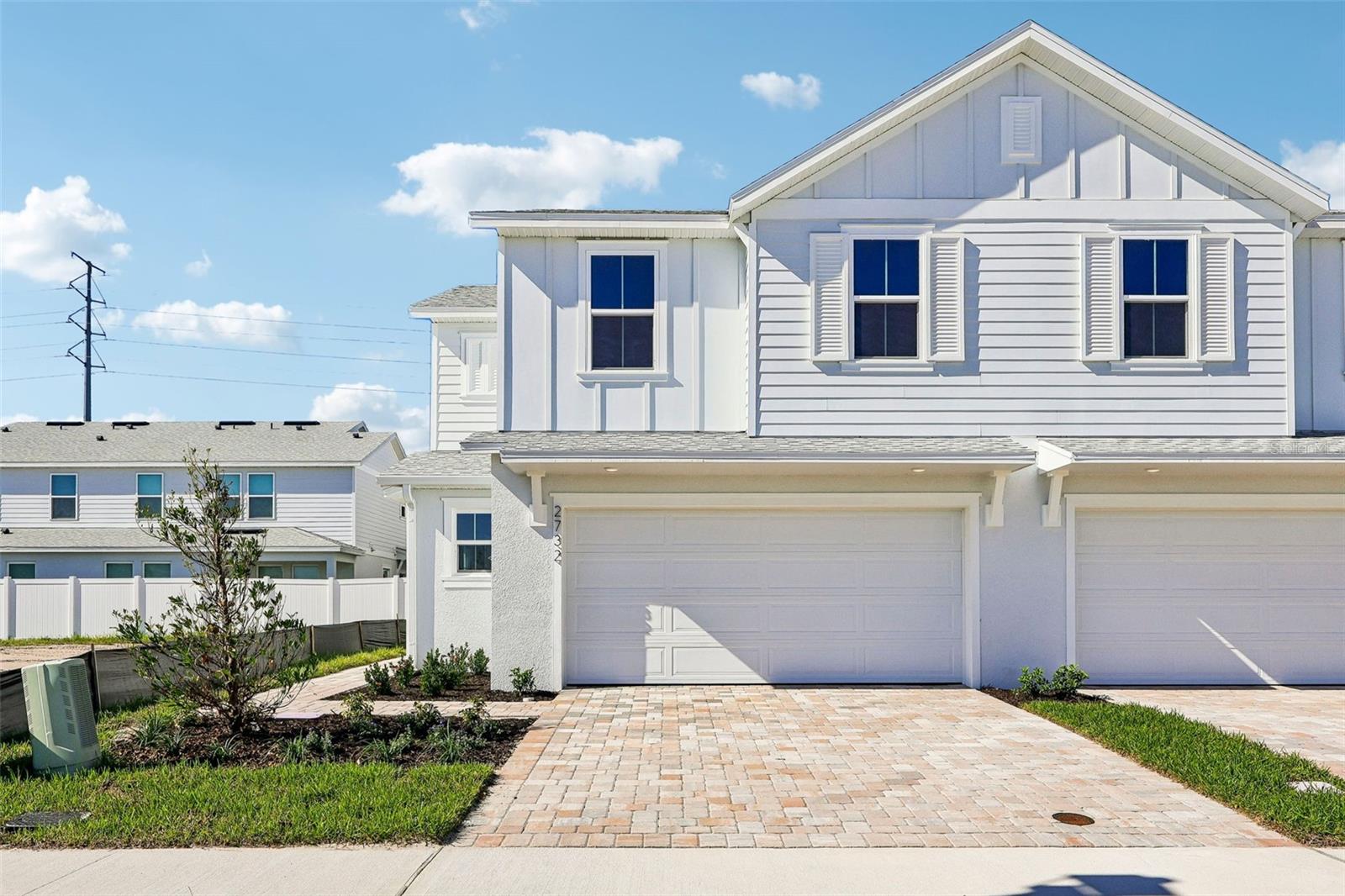 Listing photo 1 for 2732 Meadow Crest Dr
