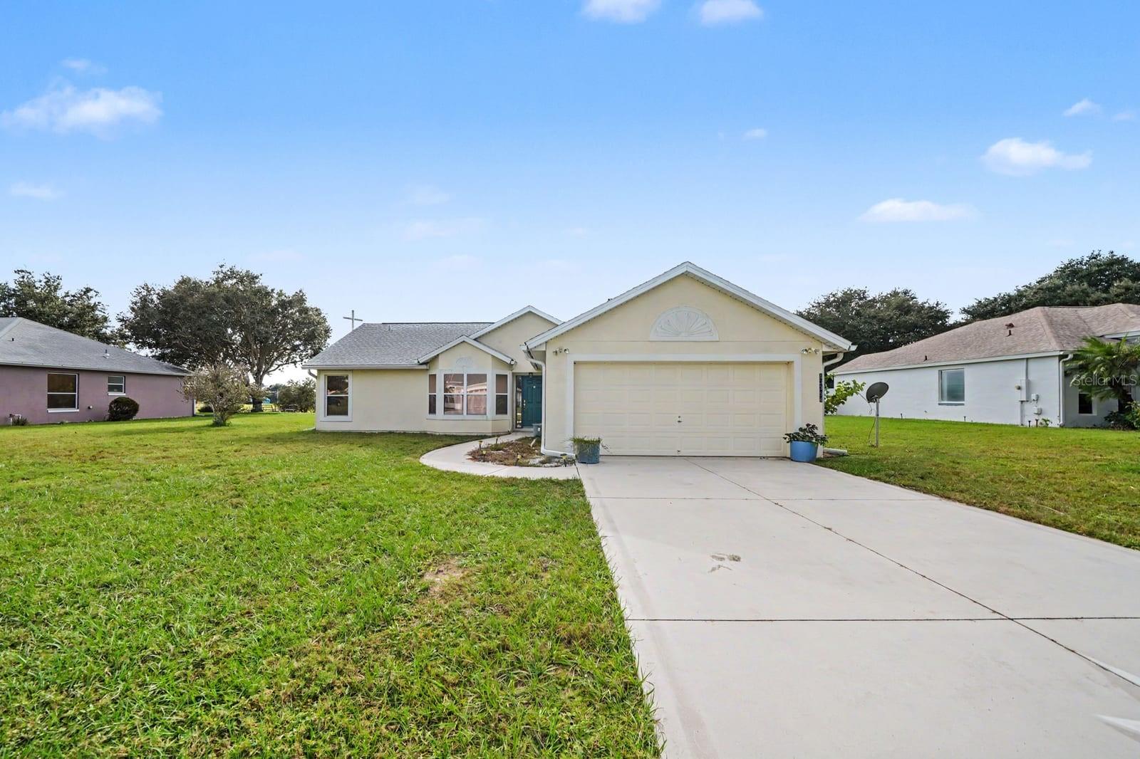 Listing photo 2 for 13354 Biscayne Dr