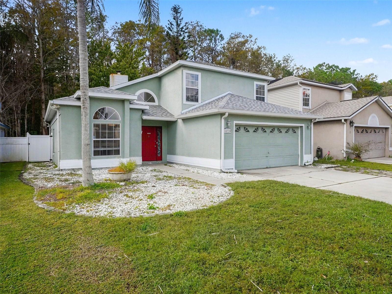 Listing photo 3 for 10728 Spring Brook Ln