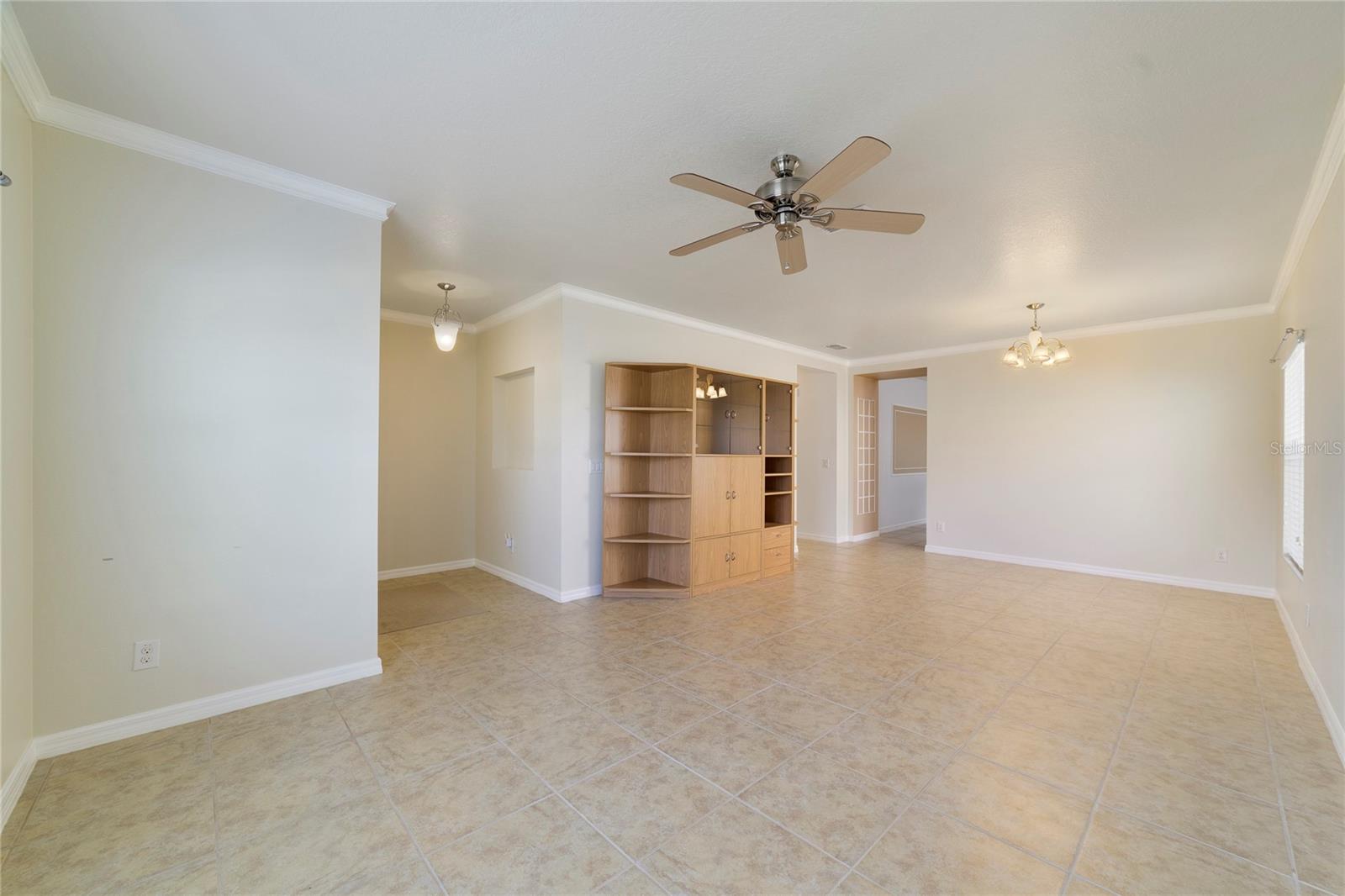 Listing photo 3 for 3447 Harlequin Dr