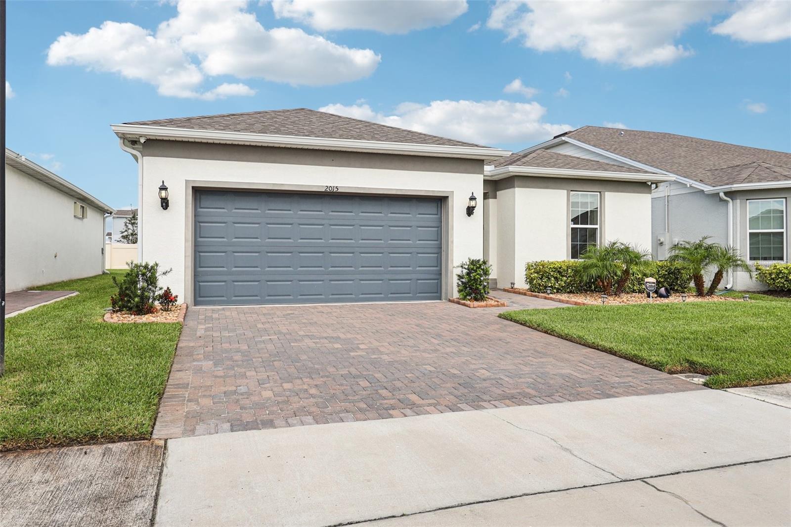 Listing photo 2 for 2015 Spring Shower Cir