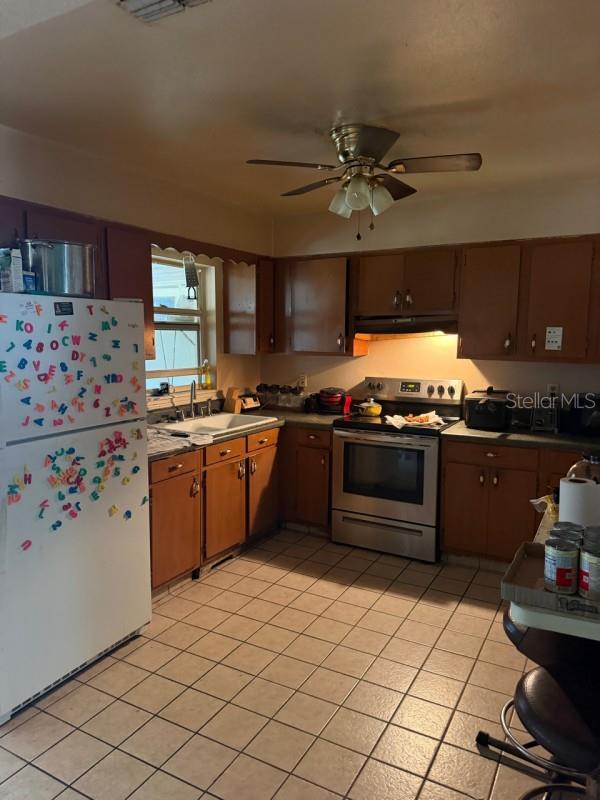 Listing photo 2 for 1828 Avenue O Sw