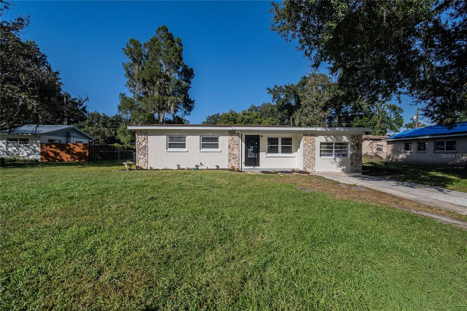 Listing photo 2 for 2707 Dixie Rd
