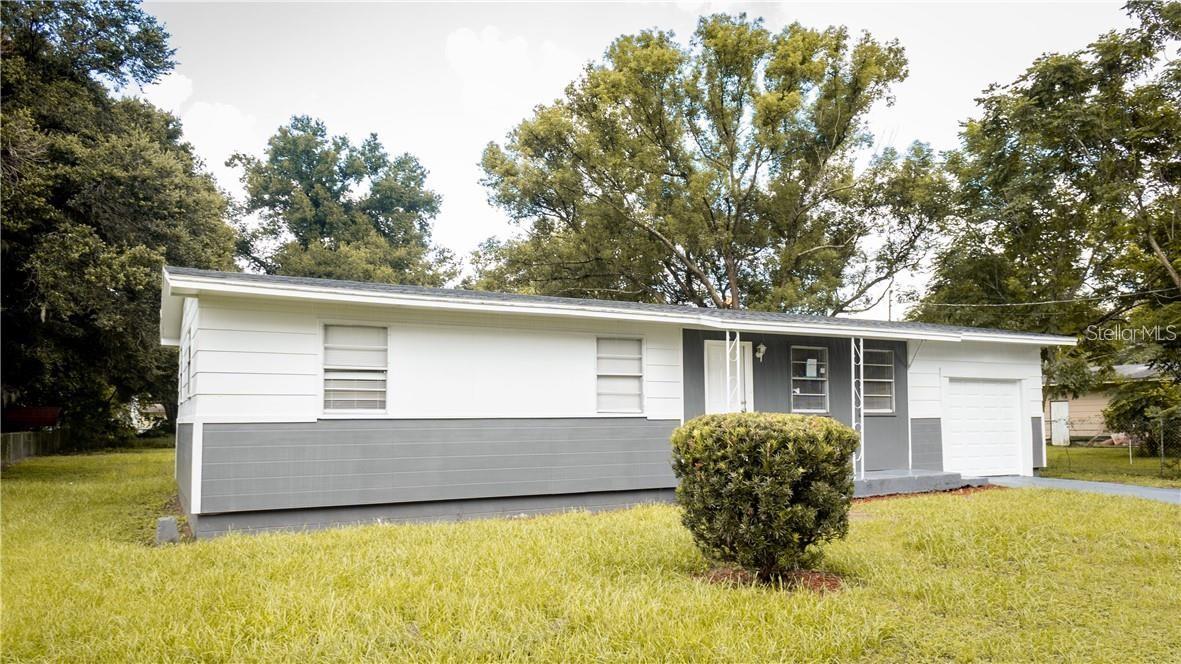 Listing photo 2 for 215 S French Ave
