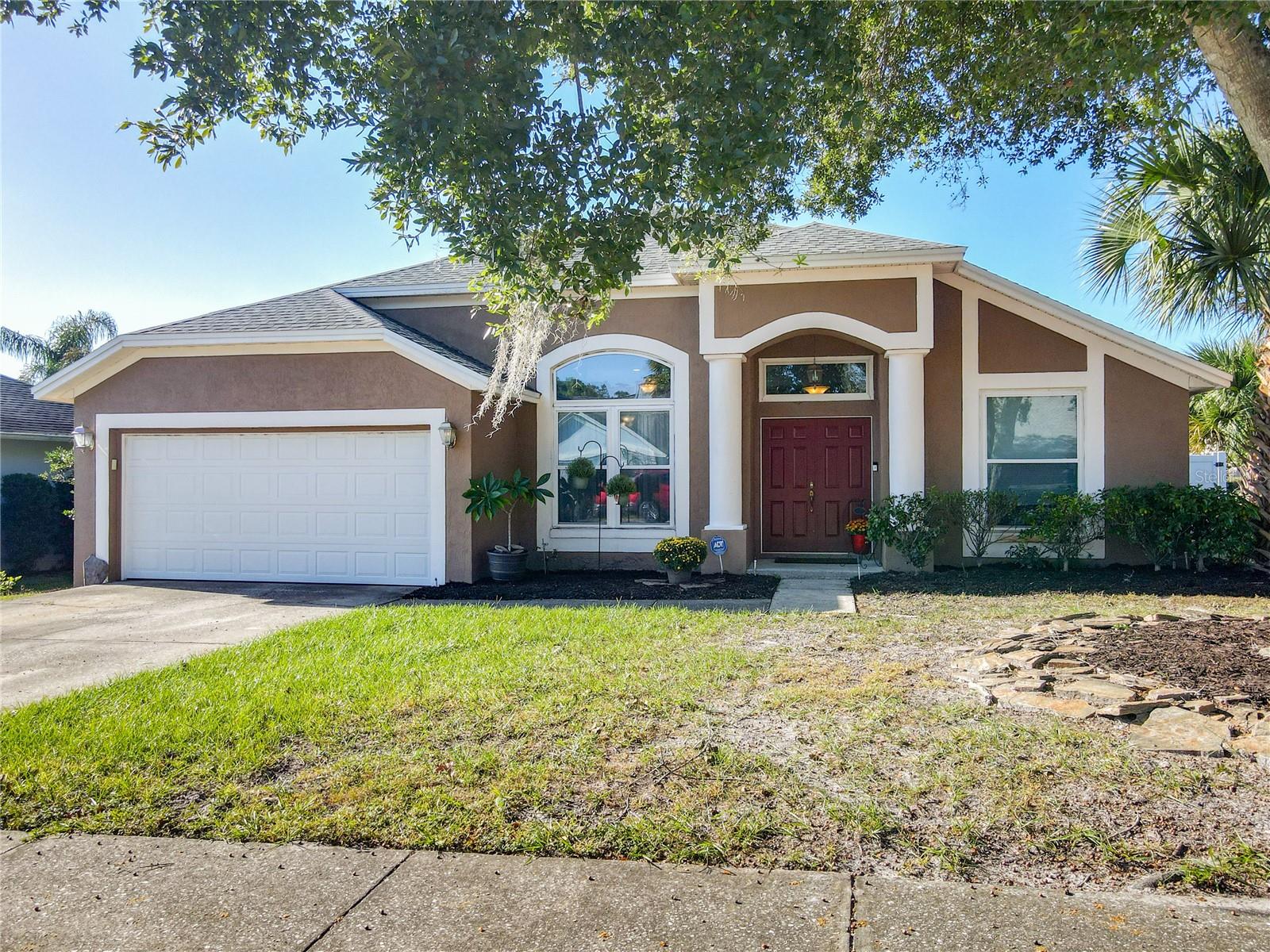 Listing photo 1 for 1063 Gould Pl