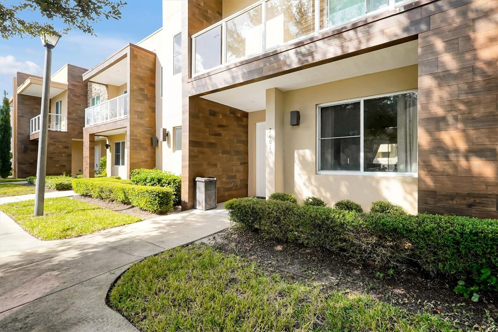 Listing photo 1 for 7601 Recife Dr