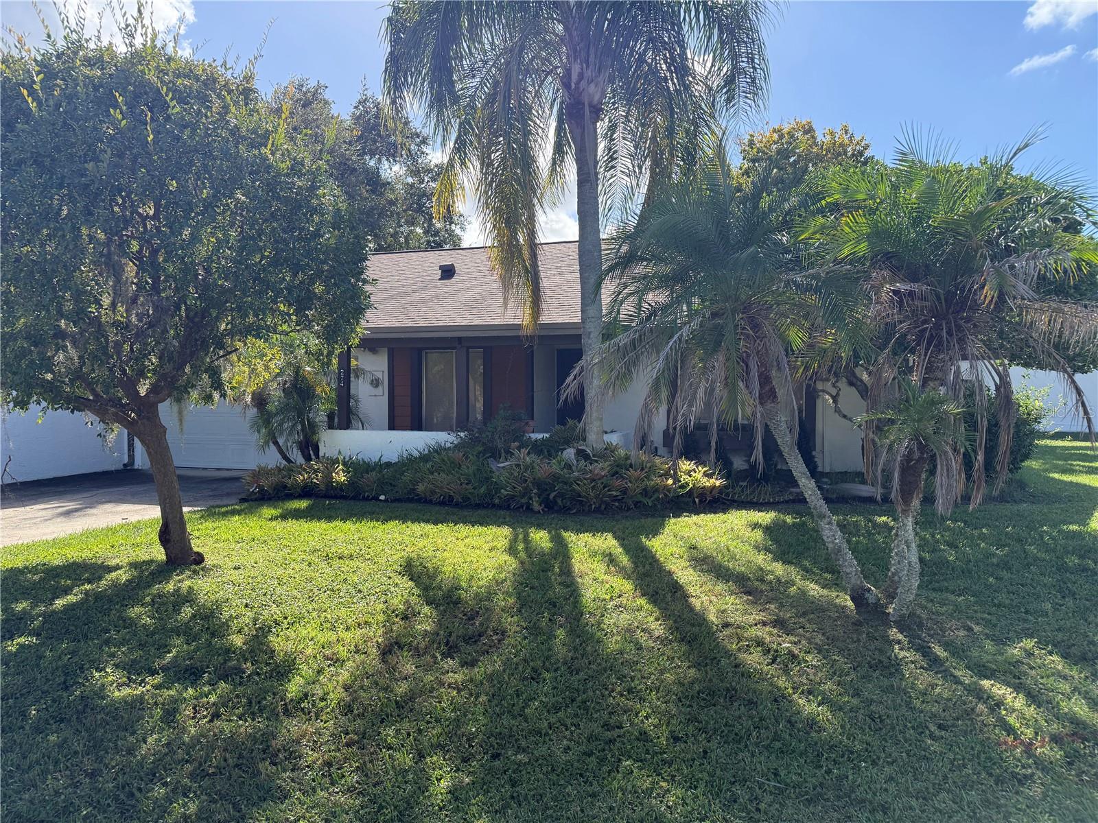 Listing photo 3 for 274 Live Oak Blvd