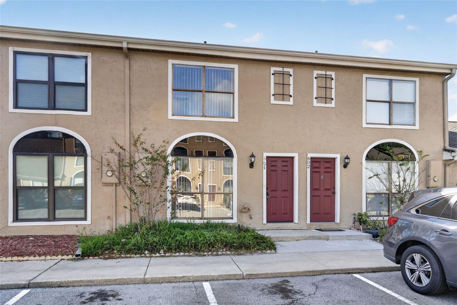 Listing photo 3 for 604 Casa Park Court G