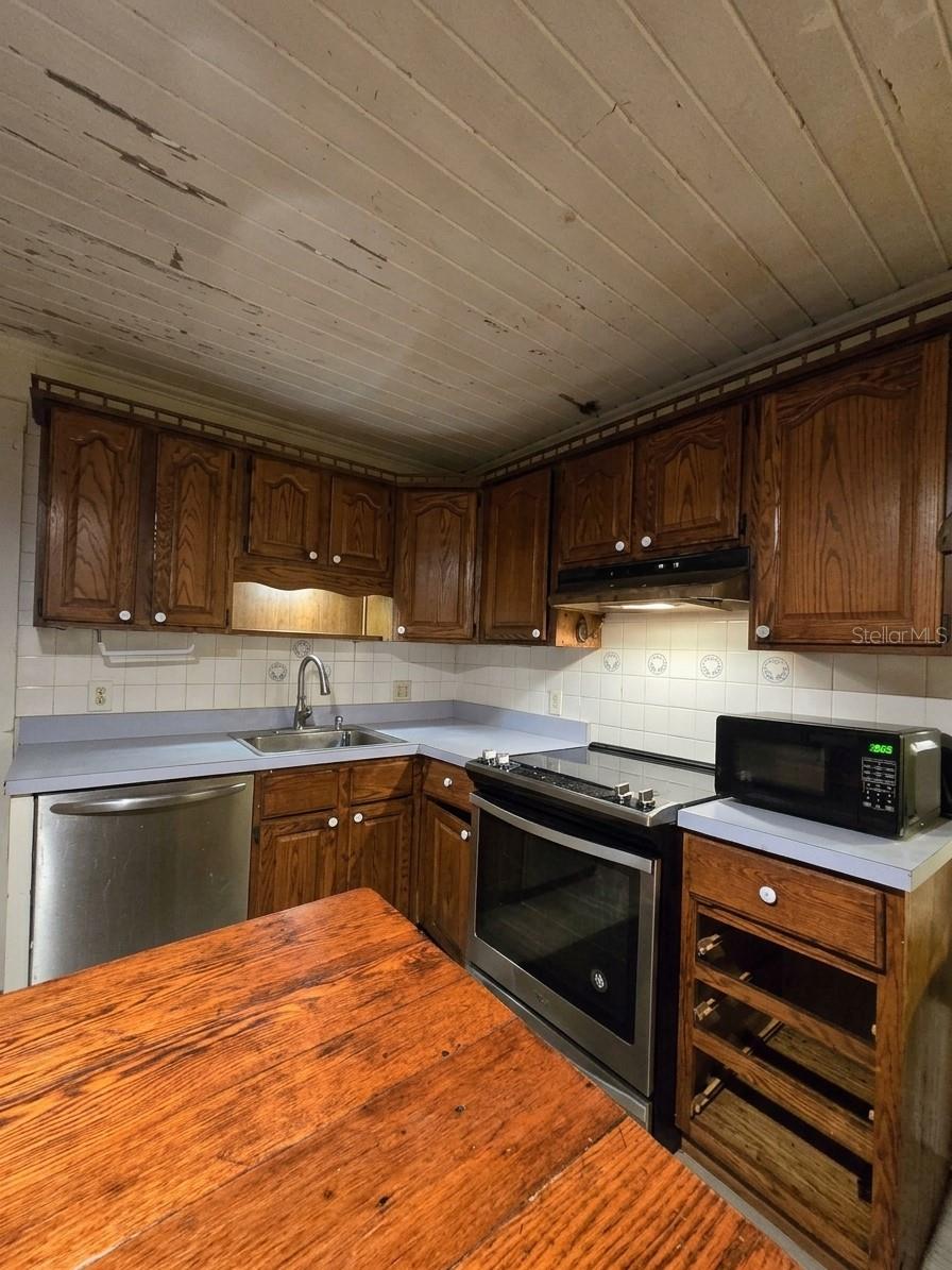 Listing photo 2 for 35245 Damien Rd
